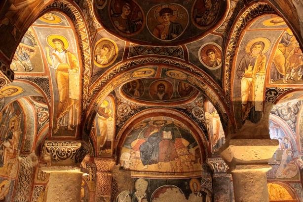Karanlik Kilise